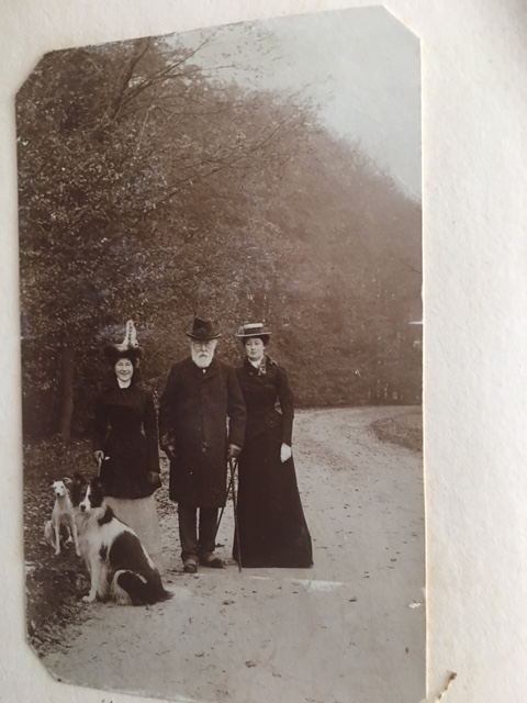 Eliza Dorothea van Pallandt (1878 – 1972), Carel Marie Brantsen (1834-1909) en Amée Brantsen 1875-1951) uit 1901